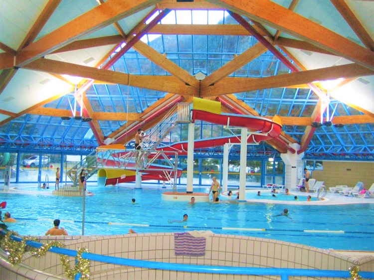 station-isola-2000-activites-enfant-famille-neige-cours-ski-vacances-noel-fevrier