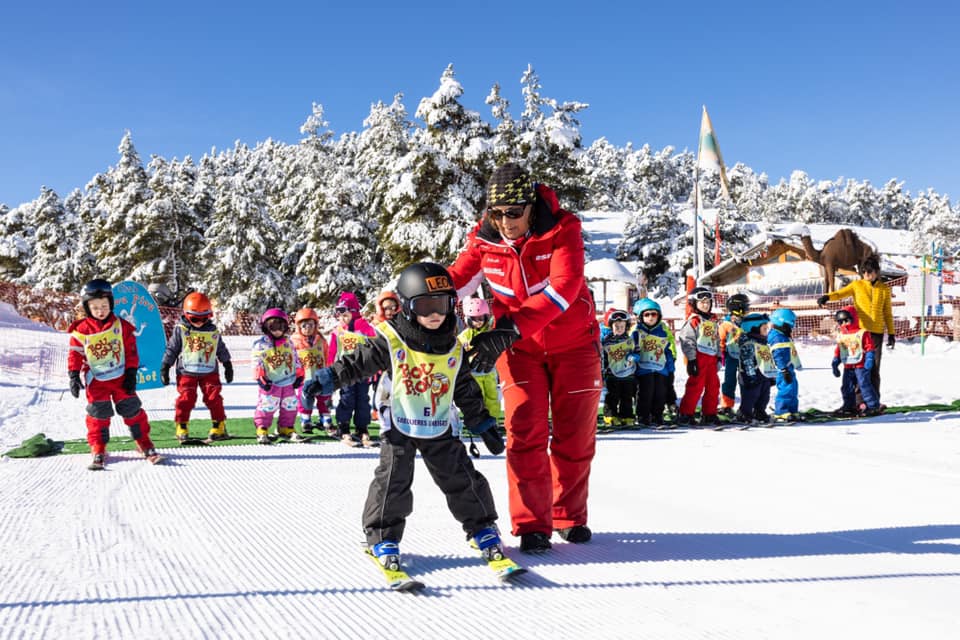 greolieres-les-neiges-station-ski-famille-enfants-cours-esf-piou-piou