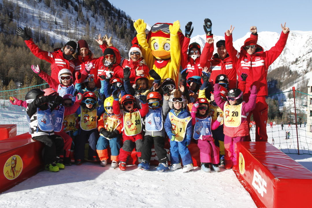Piou piou pour enfants à isola 2000 vacances-ski-enfant-cours-piou-isola-2000-alpes-maritimes-sud-vacances-noel-fevrier