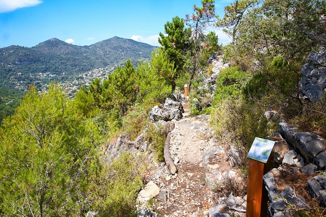 balade-decouverte-village-perche-cote-azur-tourrette-levens