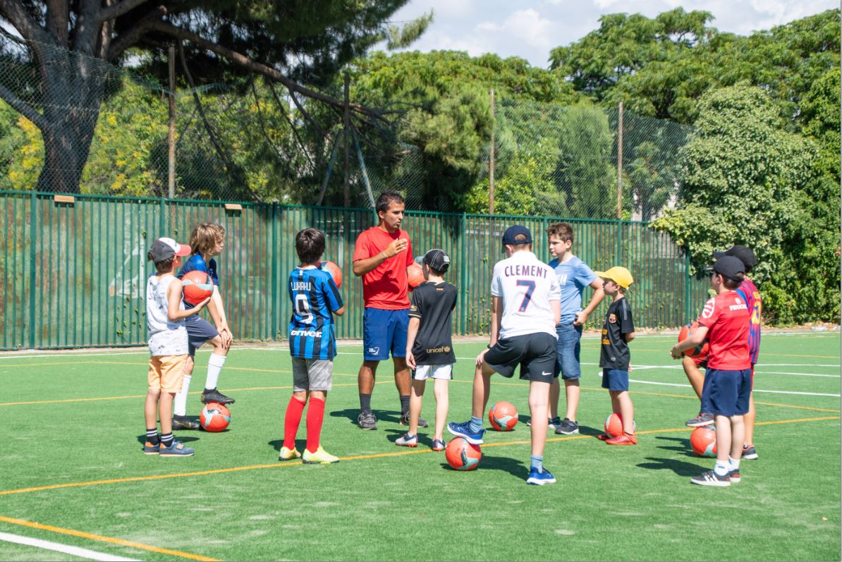 activites-enfant-vacances-scolaires-stage-sport-foot-loisirs-nice-06-cote-azur