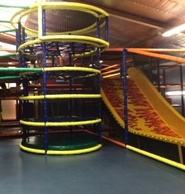 La tour au Royal Kids Antibes activite-enfants-structure-royal-kids-antibes