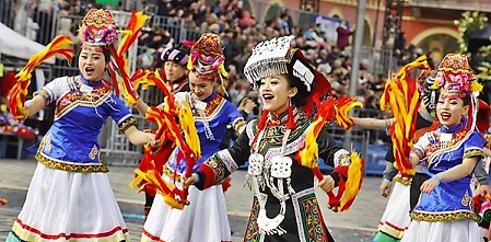 Fau d'artifice carnaval-nice-cote-dazur-gratuit-enfants-famille-prix-costumes