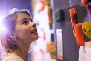 activite-enfants-sport-sportive-alpes-maritimes-escalade