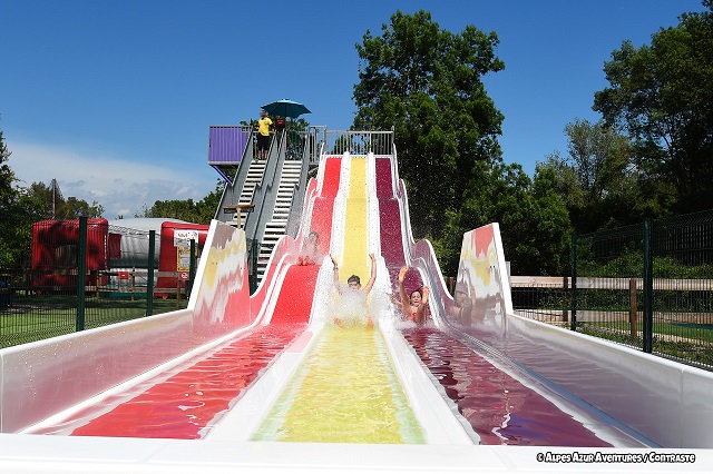 jeux-village-fous-toboggan-glisse-aquatique-villeneuve-loubet