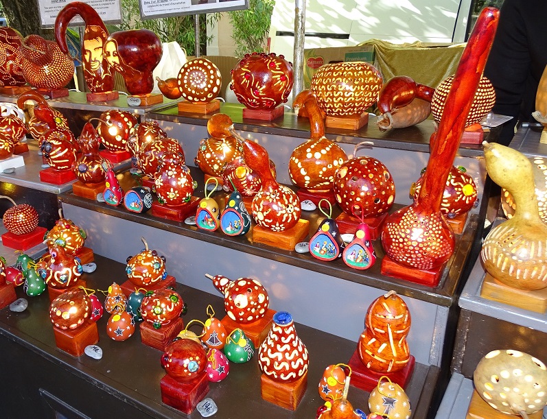 marche-artisans-fete-courge-chateauneuf-grasse