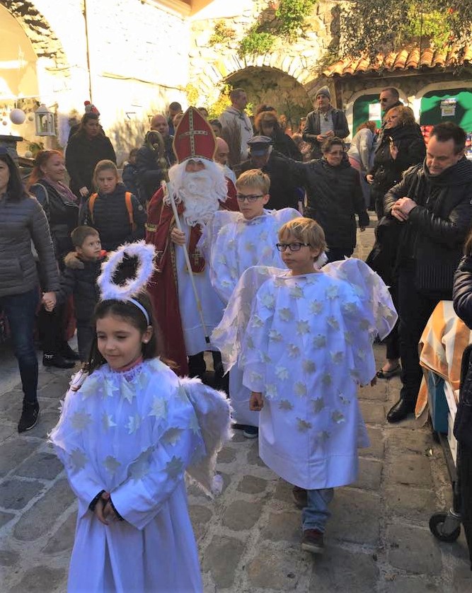 arrivee-saint-nicolas-luceram-sortie-famille