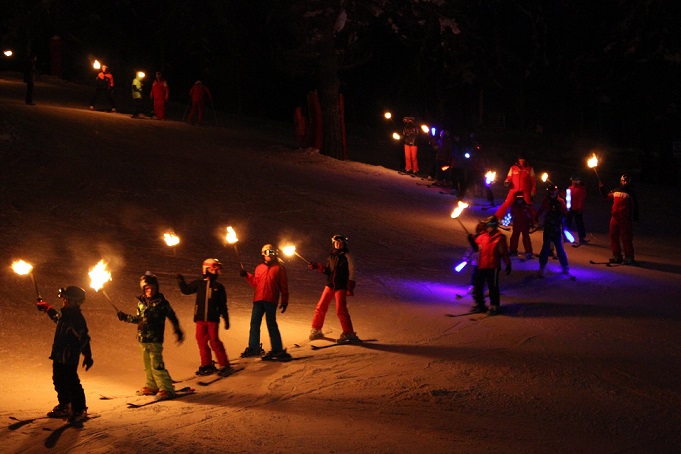 noel-valberg-descente-flambeaux-animations-enfants