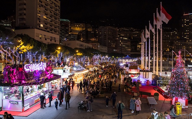 chalets-marche-noel-monaco-gaufres-crepes