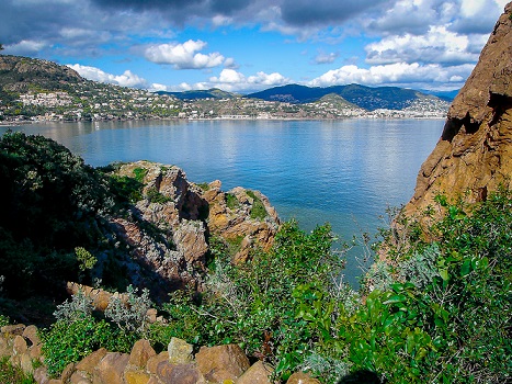Plage sauvage de Théoule-sur-mer vacances-famille-plage-theoule-sur-mer-parc