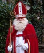 saint-nicolas-luceram-arrivee-enfants-bonbons