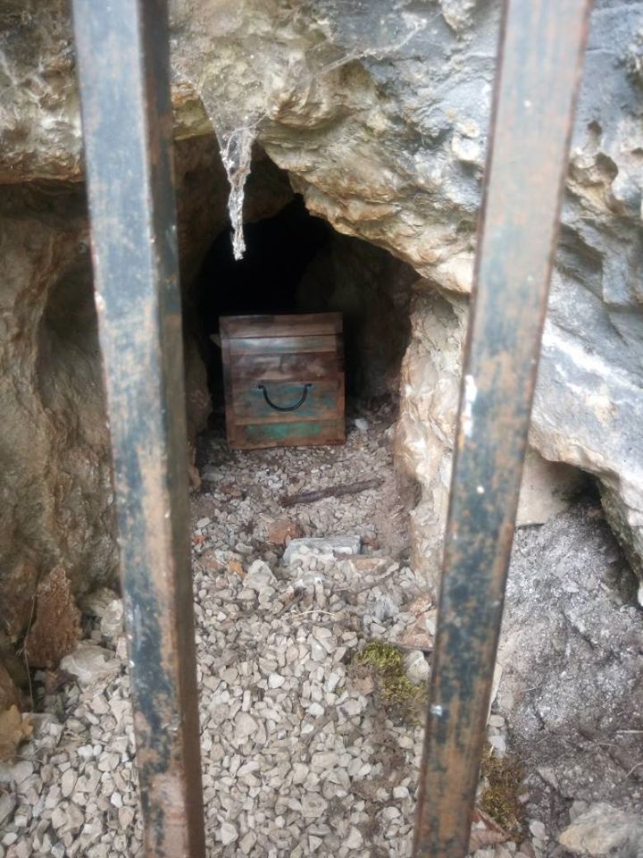 chasse-tresor-enfants-grotte-baume-obscure