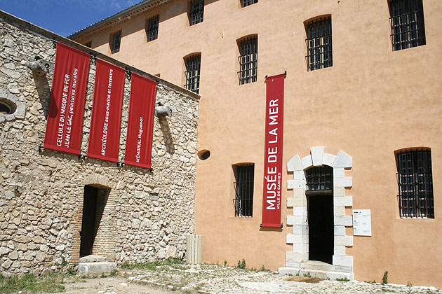 visite-iles-lerins-fort-royal-musee