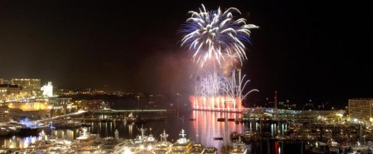 feu-artifice-monaco-fete-nationale-monte-carlo